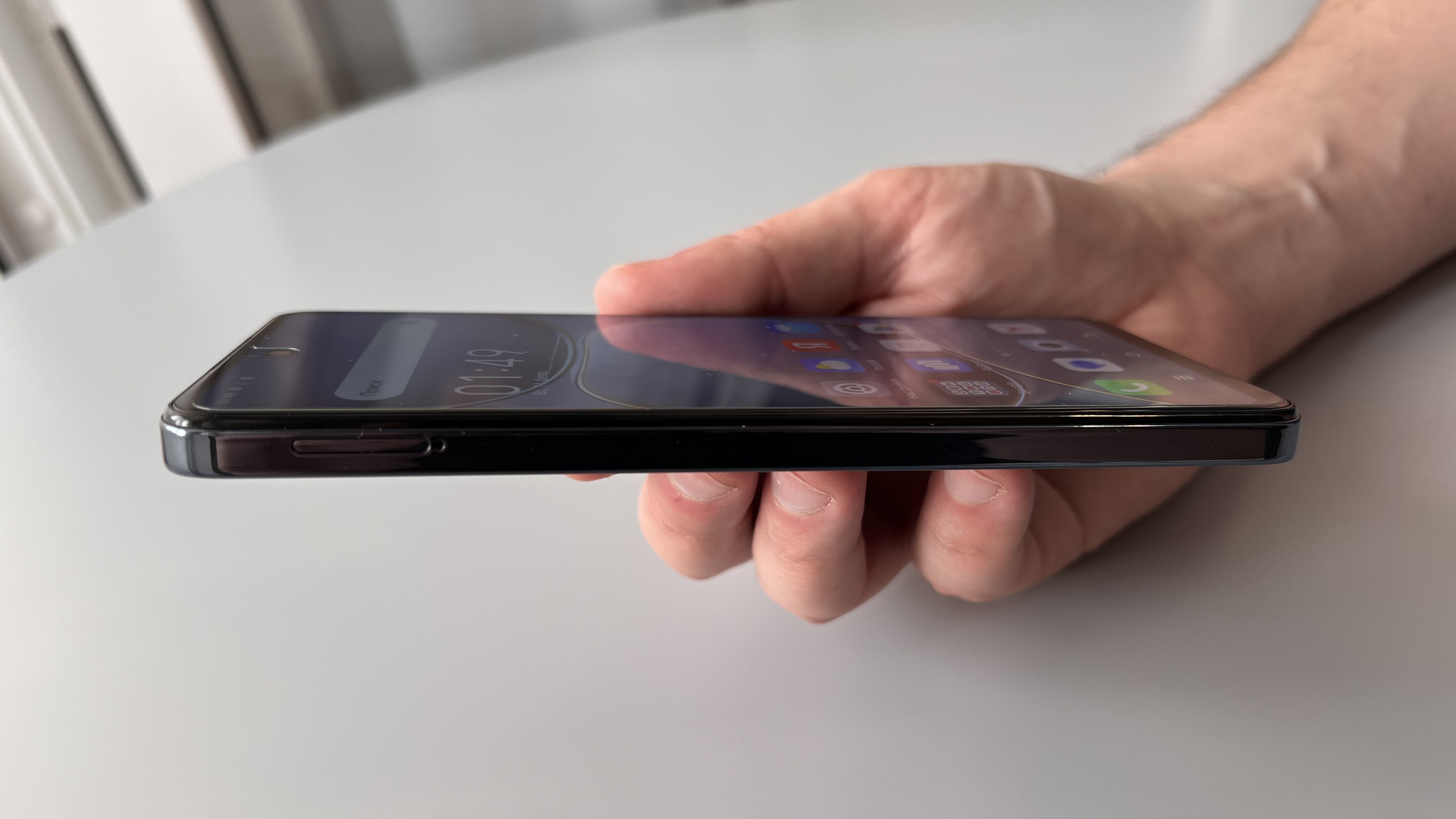 Itel P55+ — бюджетный смартфон с быстрой зарядкой и премиальным дизайном